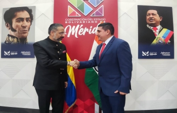 El Embajador Abhishek Singh tuvo una productiva reunion con el Gobernador del Estado de Merida, S.E. Jehyson Guzman. Discutieron el aumento del comercio bilateral de productos agricolas. El gobernador aprecio el incremento de las exportaciones de productos farmaceuticos de la India. Tambien se discutio el aumento del turismo.